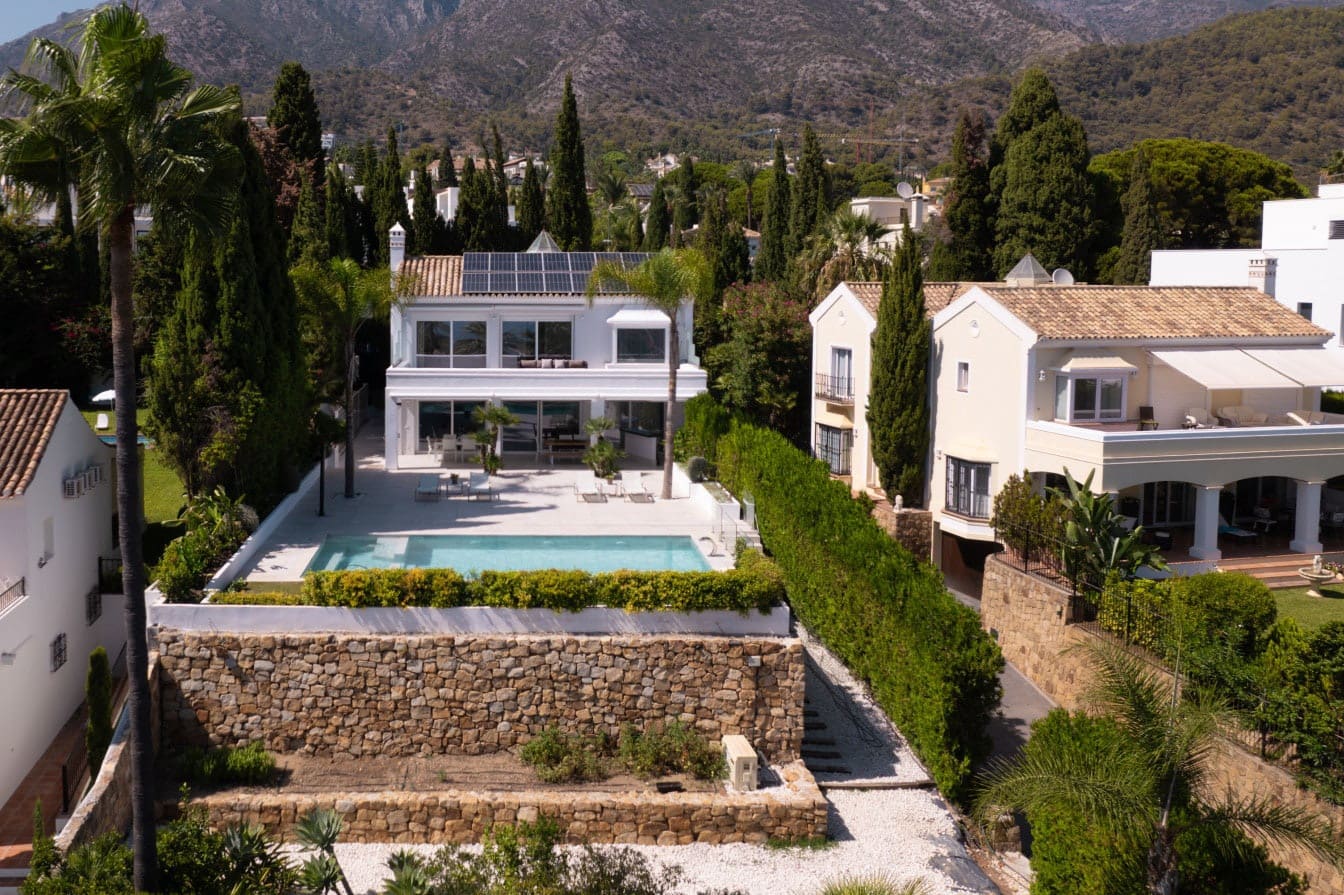 5 bedroom Villa for sale in Marbella with pool garage - € 3,490,000 (Ref: 10066376)
