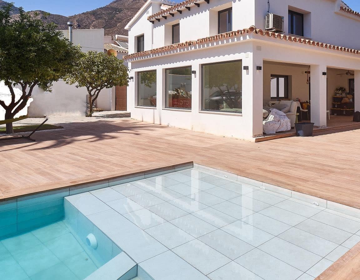 5 soveværelse Villa til salg i Benalmadena med swimmingpool garage - € 1.390.000 (Ref: 10066378)