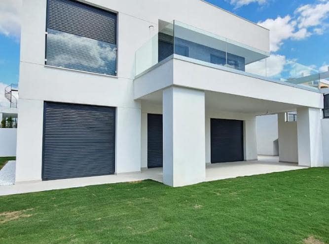 4 sovrum Villa till salu i Manilva med pool garage - 645 000 € (Ref: 10066381)