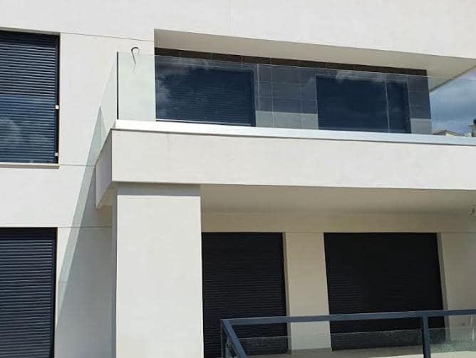 4 sovrum Villa till salu i Manilva med pool garage - 645 000 € (Ref: 10066381)