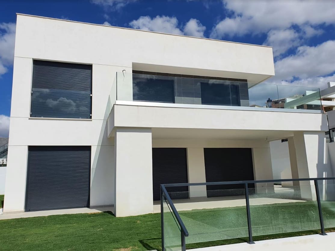 4 sovrum Villa till salu i Manilva med pool garage - 645 000 € (Ref: 10066381)