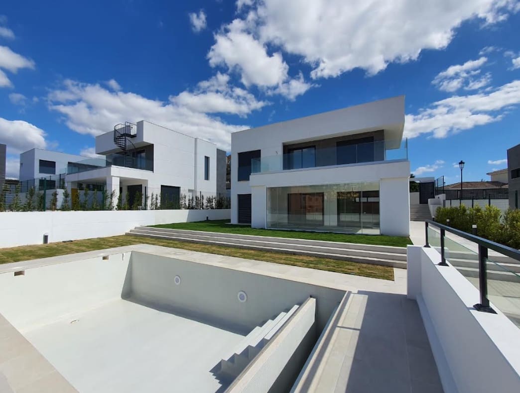 4 sovrum Villa till salu i Manilva med pool garage - 645 000 € (Ref: 10066381)