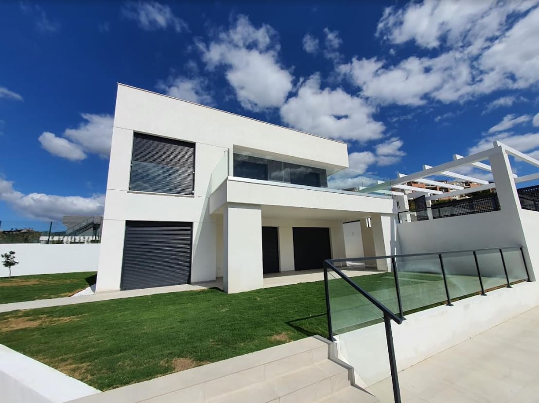 4 sovrum Villa till salu i Manilva med pool garage - 645 000 € (Ref: 10066381)