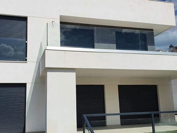 4 bedroom Villa for sale in Manilva with pool garage - € 645,000 (Ref: 10066381)