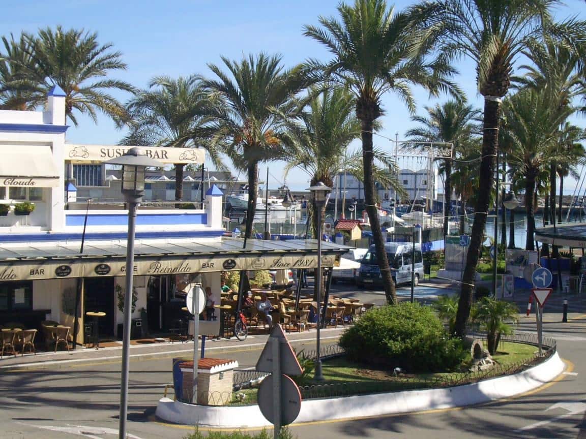 4 Zimmer Apartment zu verkaufen in Estepona mit Pool Garage - 391.000 € (Ref: 10066382)