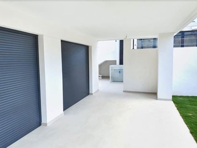 4 sypialnia Willa na sprzedaż w Marbella z basenem garażem - 645 000 € (Ref: 10066383)