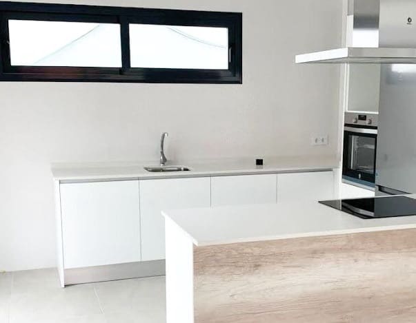 4 soveværelse Villa til salg i Marbella med swimmingpool garage - € 645.000 (Ref: 10066383)
