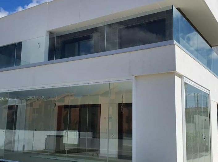 4 soveværelse Villa til salg i Marbella med swimmingpool garage - € 645.000 (Ref: 10066383)