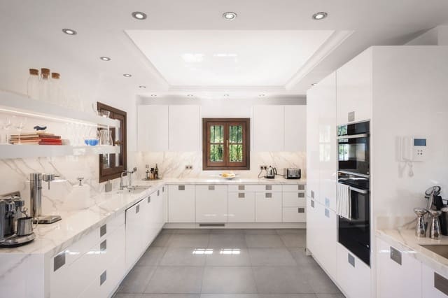Chalet de 5 habitaciones en Benahavís en venta con piscina garaje - 1.895.000 € (Ref: 10066387)