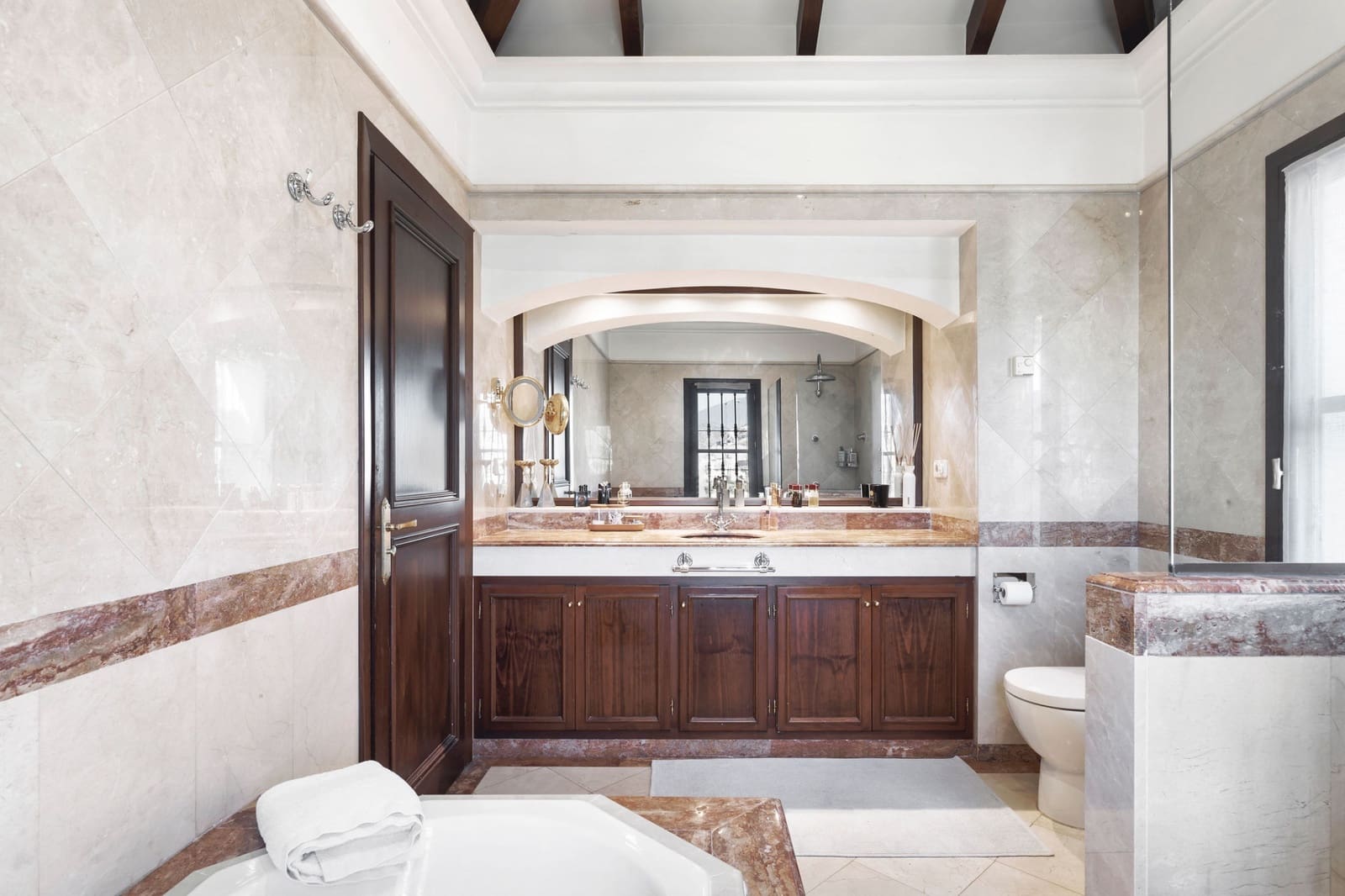 Chalet de 5 habitaciones en Benahavís en venta con piscina garaje - 1.895.000 € (Ref: 10066387)