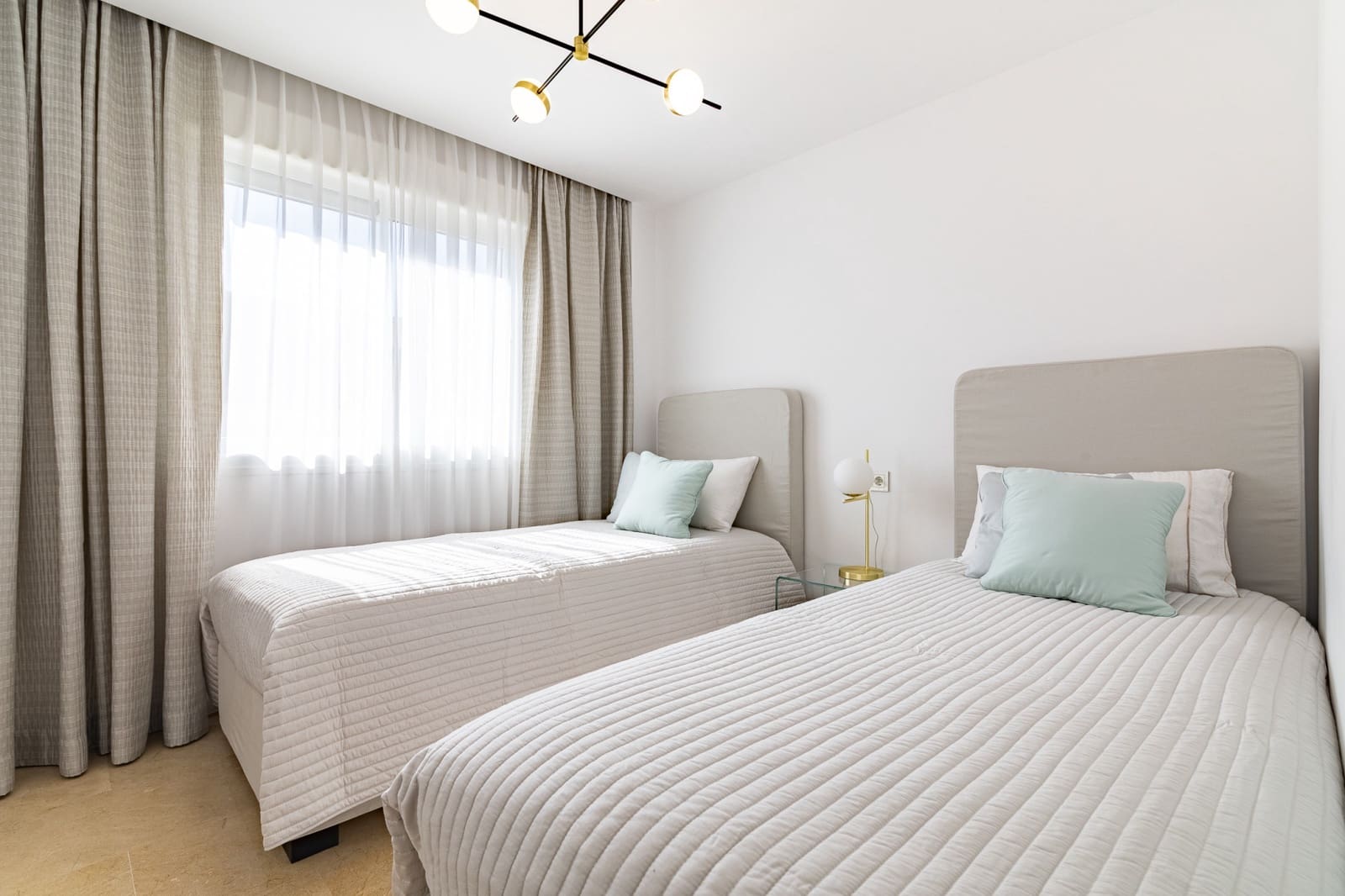 3 sypialnia Apartament na sprzedaż w Golden Mile z basenem garażem - 852 000 € (Ref: 10066388)