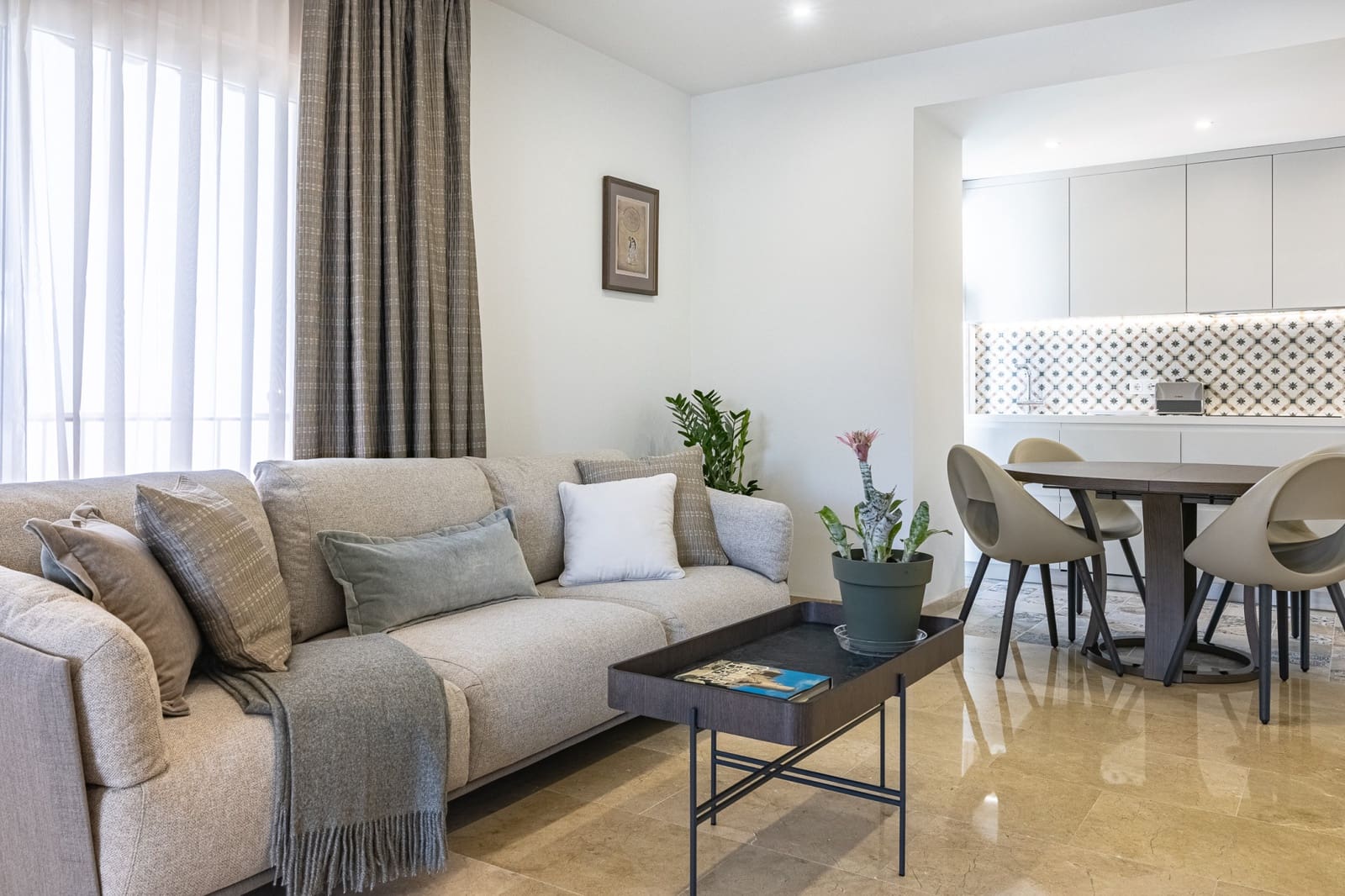 3 sypialnia Apartament na sprzedaż w Golden Mile z basenem garażem - 852 000 € (Ref: 10066388)