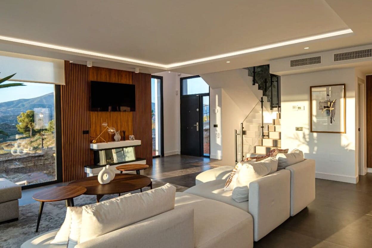 3 soverom Villa til salgs i Mijas Costa med svømmebasseng garasje - € 800 000 (Ref: 10066390)