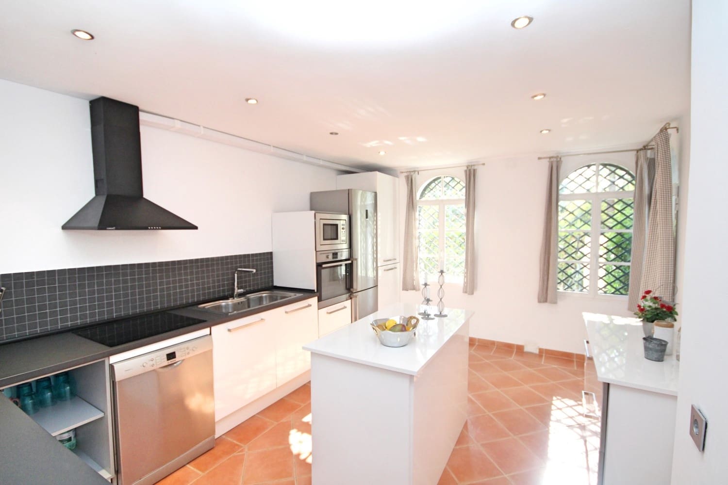 Chalet de 3 habitaciones en Marbella en venta con piscina garaje - 550.000 € (Ref: 10066394)