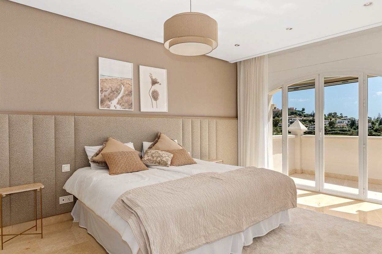 7 soverom Villa til salgs i Nueva Andalucia med svømmebasseng garasje - € 4 950 000 (Ref: 10066395)