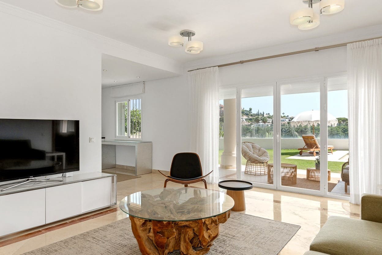 7 soverom Villa til salgs i Nueva Andalucia med svømmebasseng garasje - € 4 950 000 (Ref: 10066395)