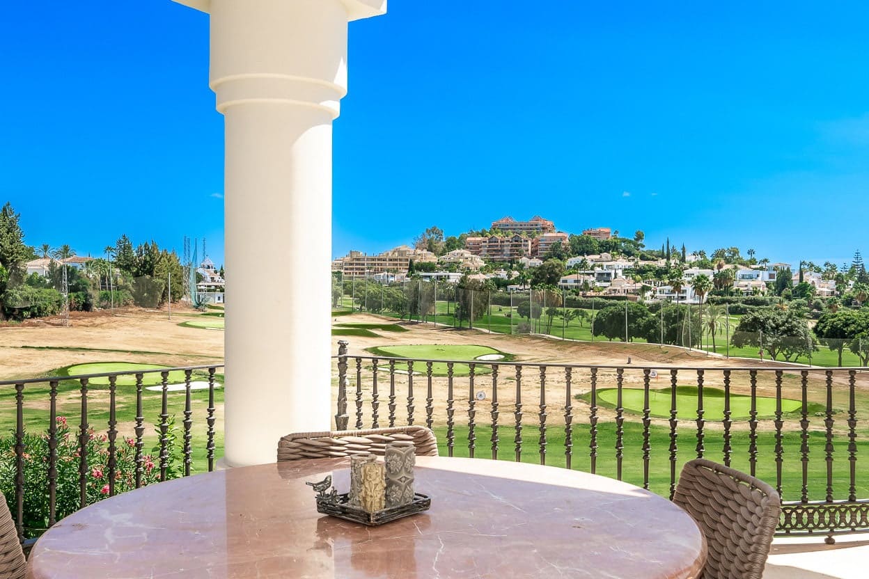 7 soverom Villa til salgs i Nueva Andalucia med svømmebasseng garasje - € 4 950 000 (Ref: 10066395)