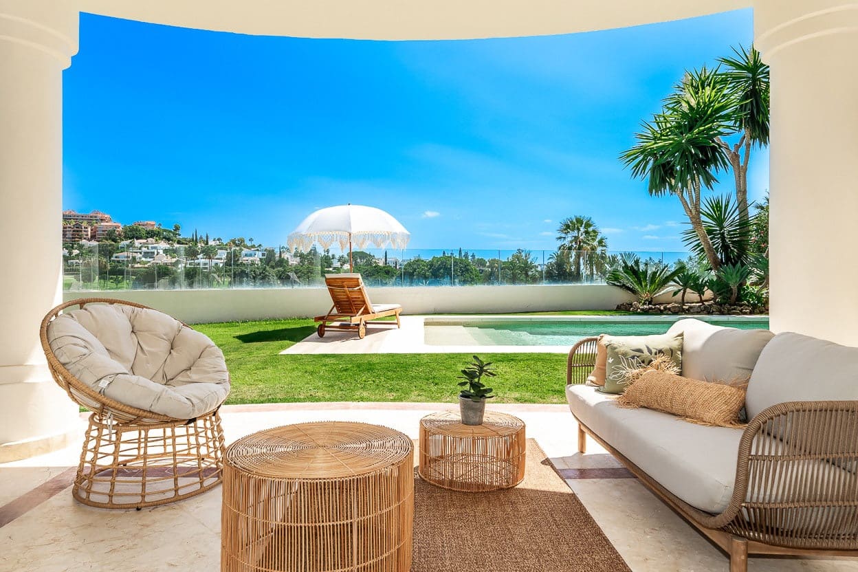 7 soverom Villa til salgs i Nueva Andalucia med svømmebasseng garasje - € 4 950 000 (Ref: 10066395)