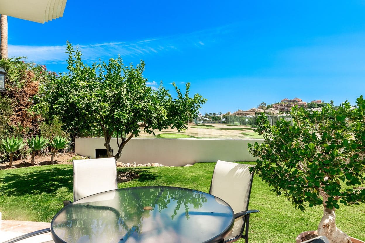 7 soverom Villa til salgs i Nueva Andalucia med svømmebasseng garasje - € 4 950 000 (Ref: 10066395)