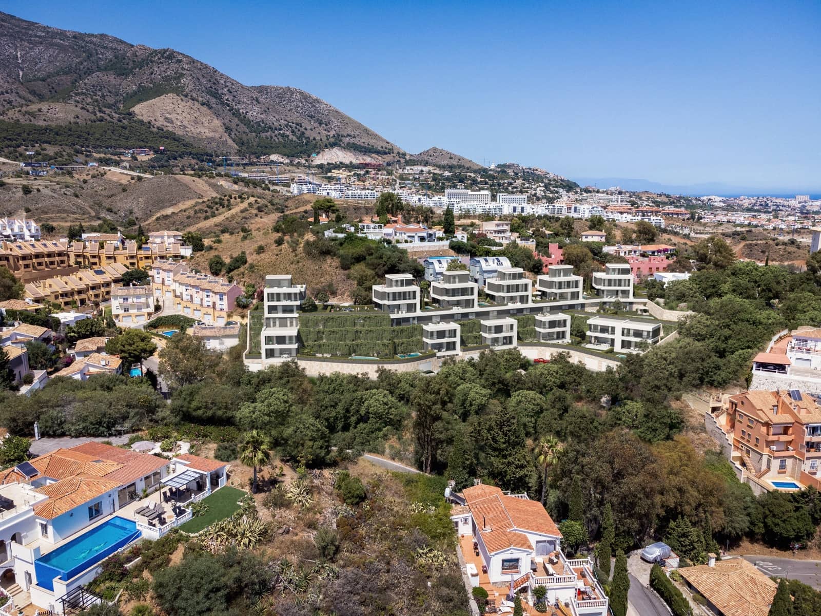 2 soveværelse Villa til salg i Fuengirola med swimmingpool garage - € 610.295 (Ref: 10066400)