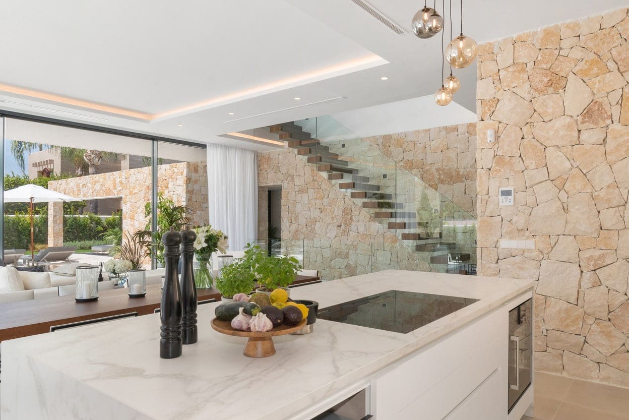 4 bedroom Villa for sale in Golden Mile with pool garage - € 3,500,000 (Ref: 10066402)