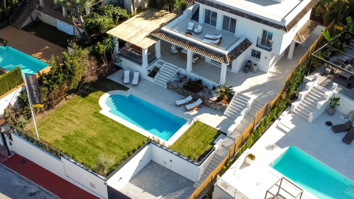 5 sypialnia Willa na sprzedaż w Nueva Andalucia z basenem garażem - 2 850 000 € (Ref: 10066403)