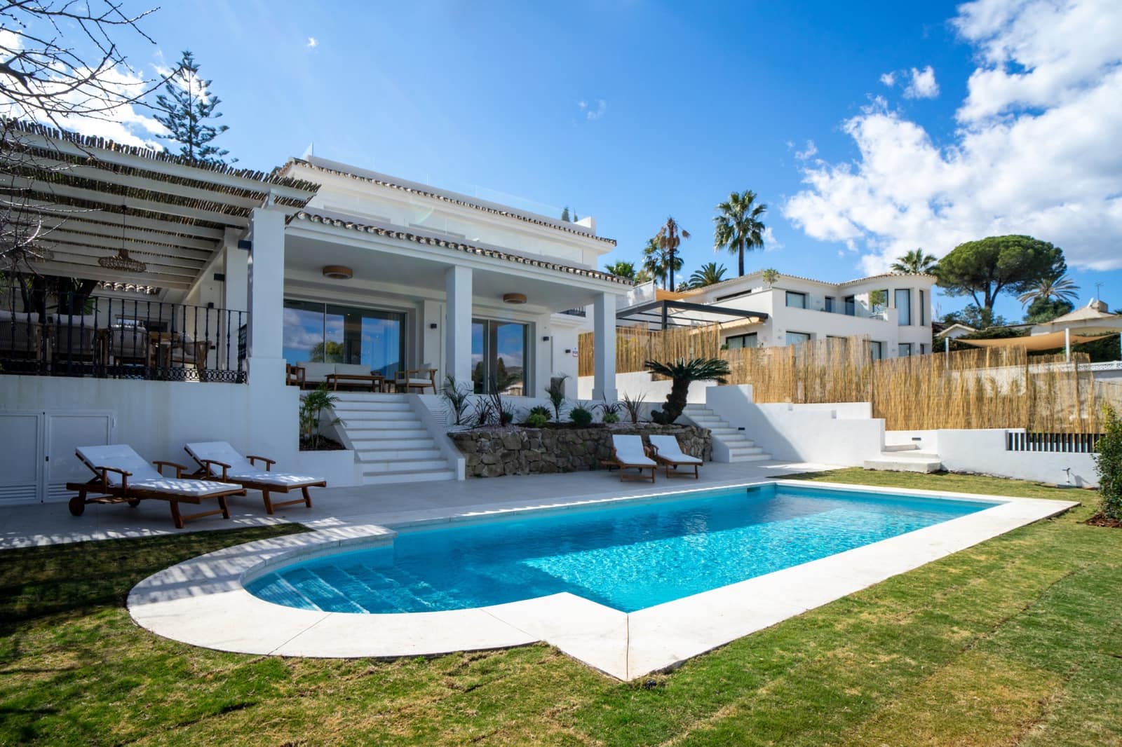 5 sypialnia Willa na sprzedaż w Nueva Andalucia z basenem garażem - 2 850 000 € (Ref: 10066403)