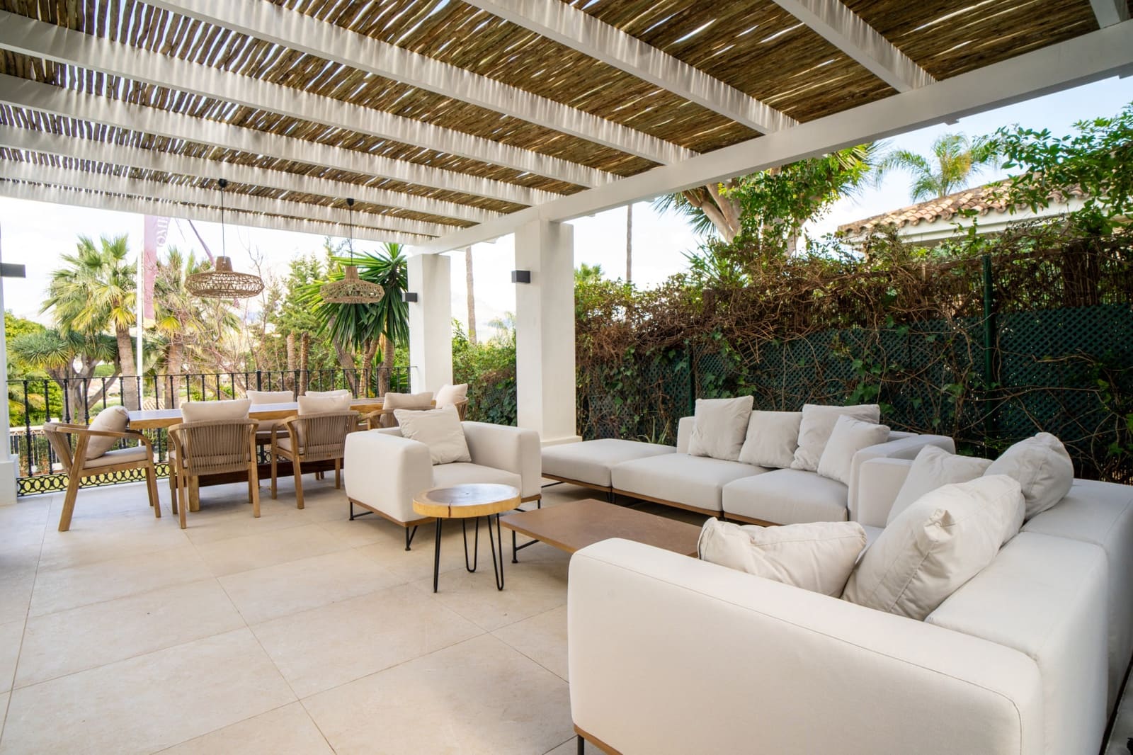 5 sypialnia Willa na sprzedaż w Nueva Andalucia z basenem garażem - 2 850 000 € (Ref: 10066403)