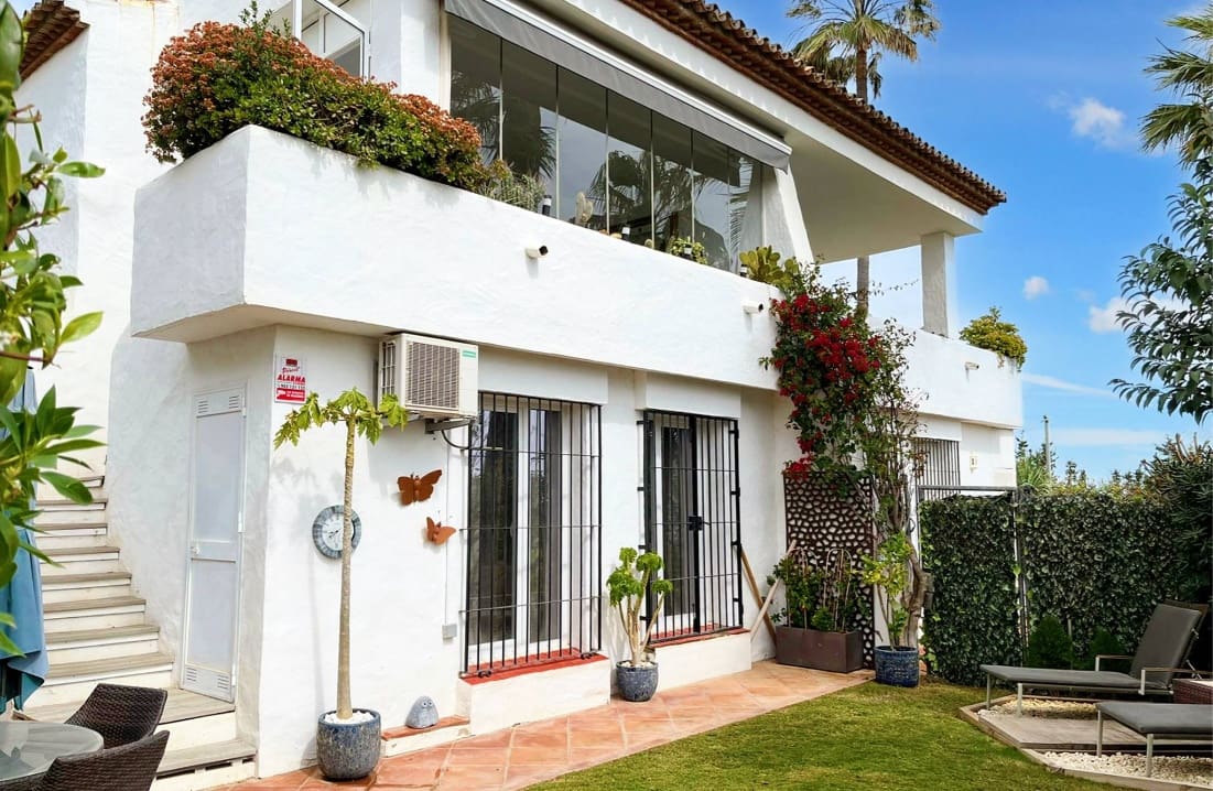 3 slaapkamer Halfvrijstaande villa te koop in La Duquesa / Puerto de la Duquesa met zwembad garage - € 549.000 (Ref: 10066408)