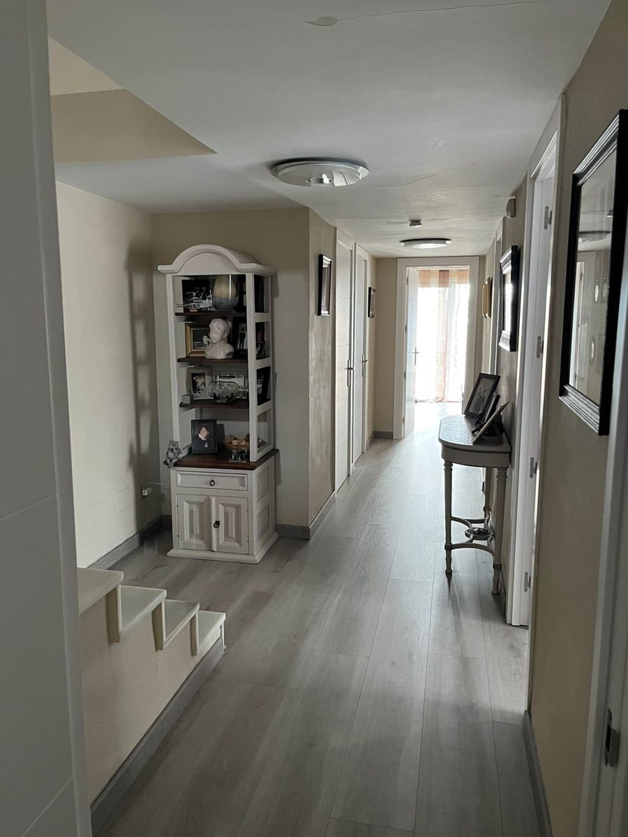 3 slaapkamer Halfvrijstaande villa te koop in La Duquesa / Puerto de la Duquesa met zwembad garage - € 549.000 (Ref: 10066408)