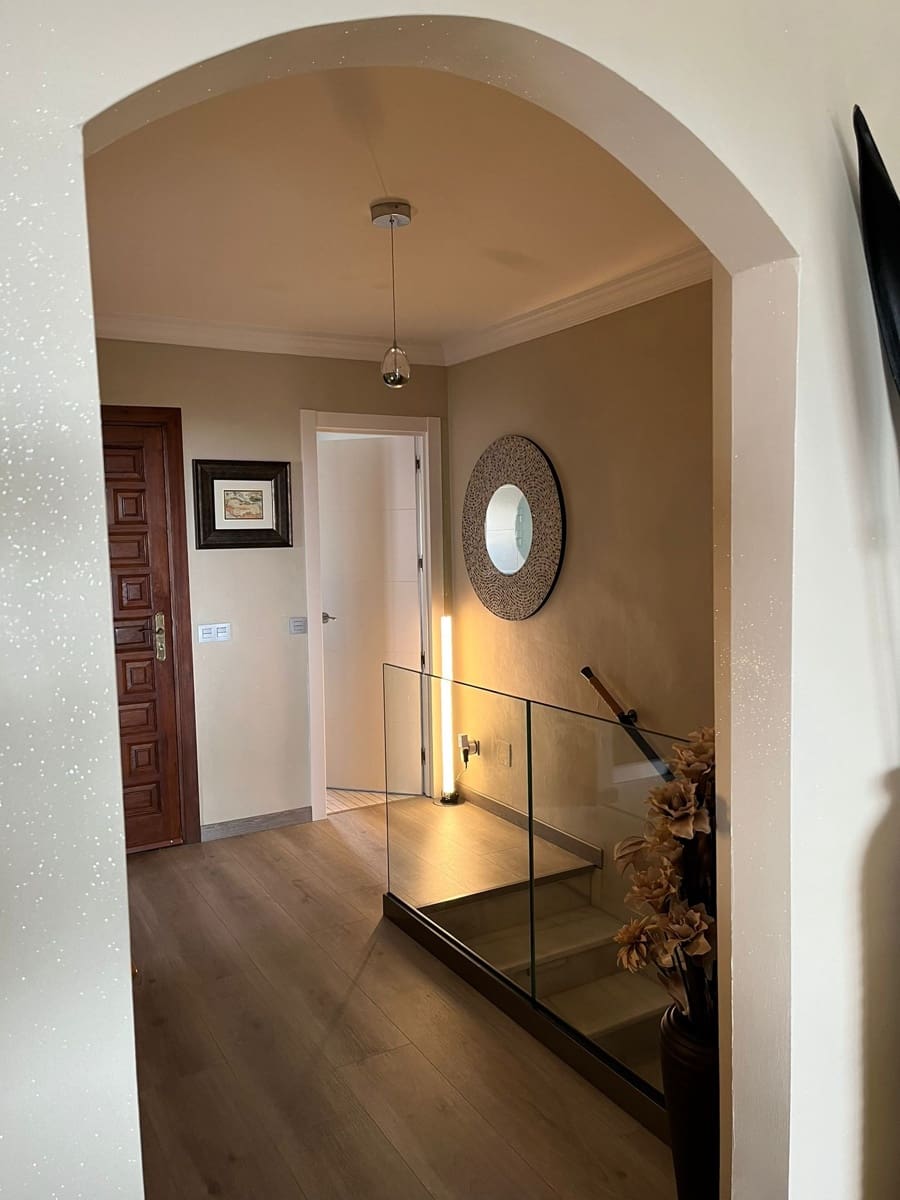 3 slaapkamer Halfvrijstaande villa te koop in La Duquesa / Puerto de la Duquesa met zwembad garage - € 549.000 (Ref: 10066408)
