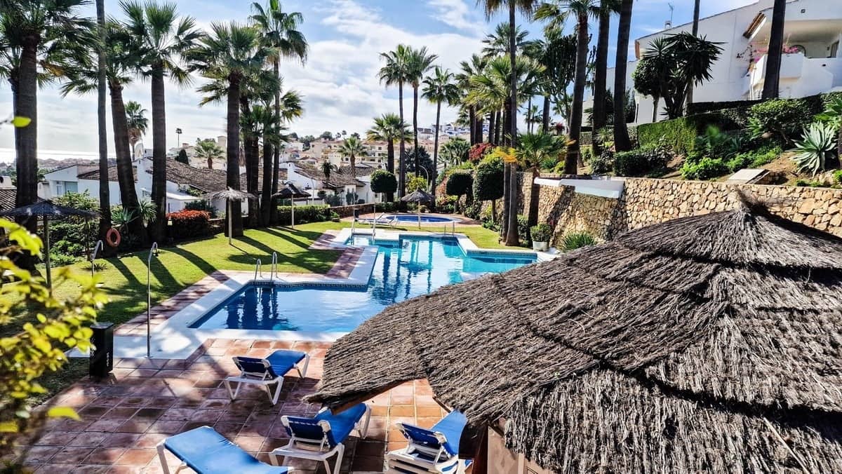 3 slaapkamer Halfvrijstaande villa te koop in La Duquesa / Puerto de la Duquesa met zwembad garage - € 549.000 (Ref: 10066408)