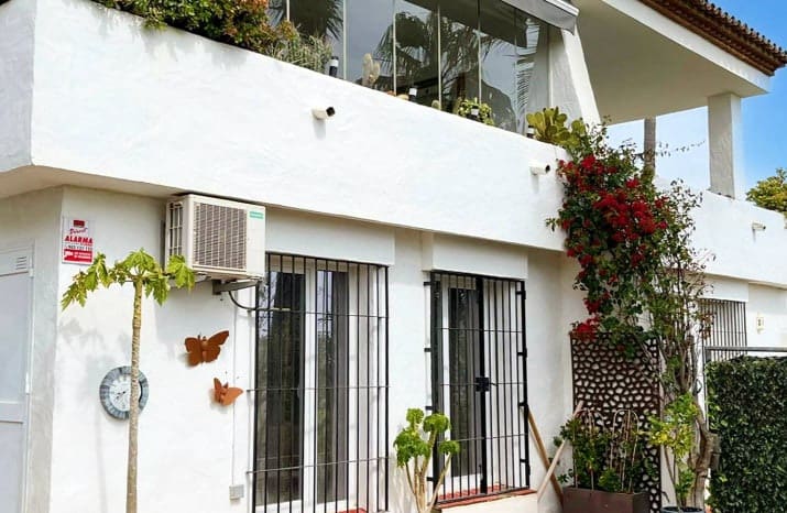 3 Zimmer Doppelhaus zu verkaufen in La Duquesa / Puerto de la Duquesa mit Pool Garage - 549.000 € (Ref: 10066408)