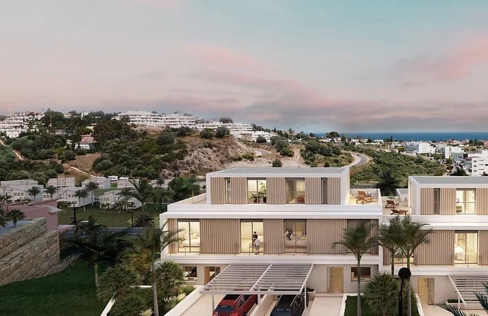 4 slaapkamer Villa te koop in Estepona met zwembad garage - € 680.000 (Ref: 10066415)