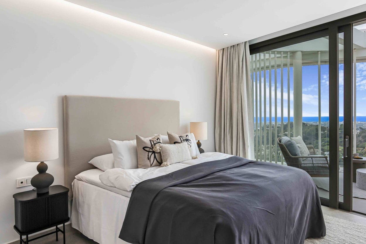 2 bedroom Penthouse for sale in Benahavis with pool garage - € 1,275,000 (Ref: 10066420)