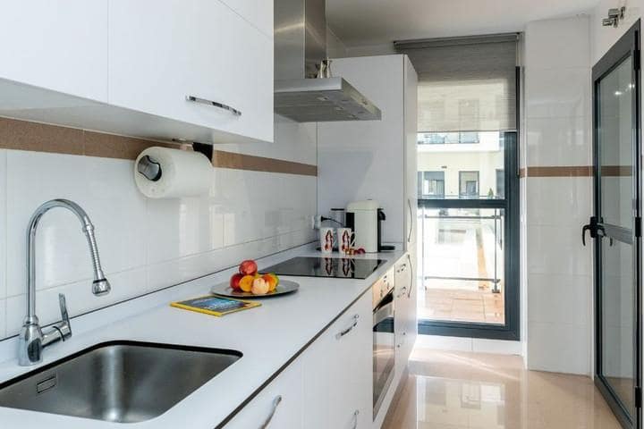 2 soverom Leilighet til salgs i Estepona med svømmebasseng garasje - € 329 500 (Ref: 10066422)