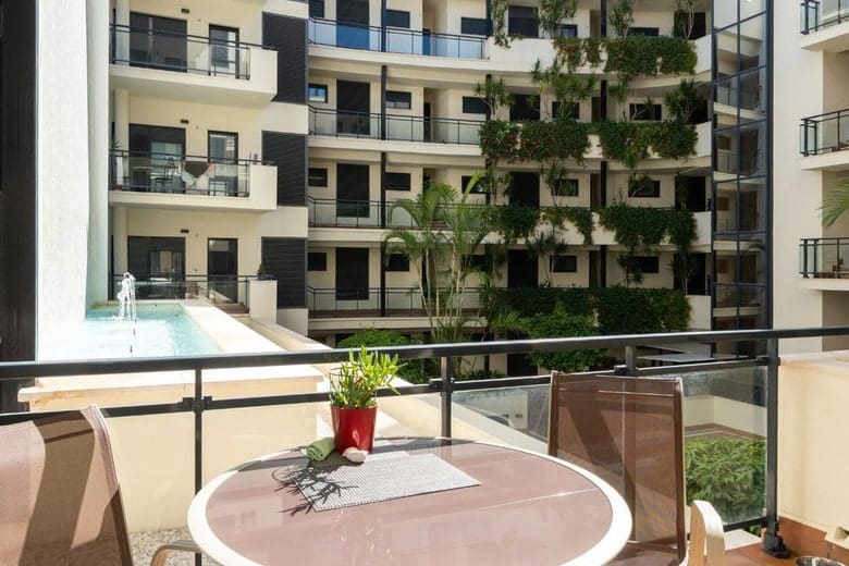 2 Zimmer Apartment zu verkaufen in Estepona mit Pool Garage - 329.500 € (Ref: 10066422)