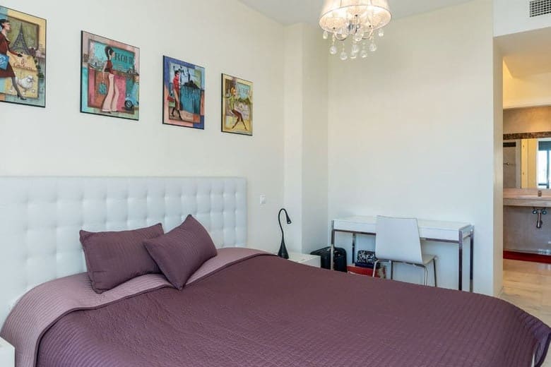 2 Zimmer Apartment zu verkaufen in Estepona mit Pool Garage - 329.500 € (Ref: 10066422)