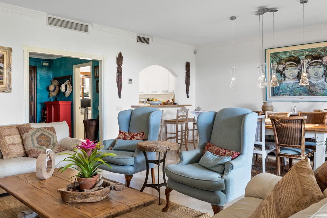 4 bedroom Villa for sale in El Paraiso with pool garage - € 695,000 (Ref: 10066425)