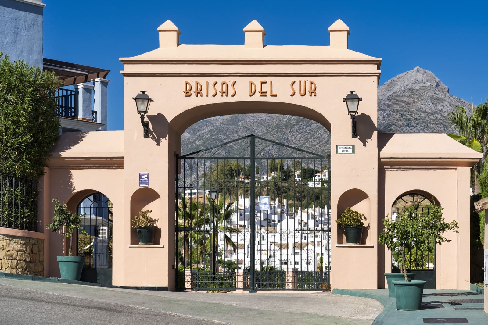 4 sypialnia Willa na sprzedaż w Marbella z basenem garażem - 898 000 € (Ref: 10066436)