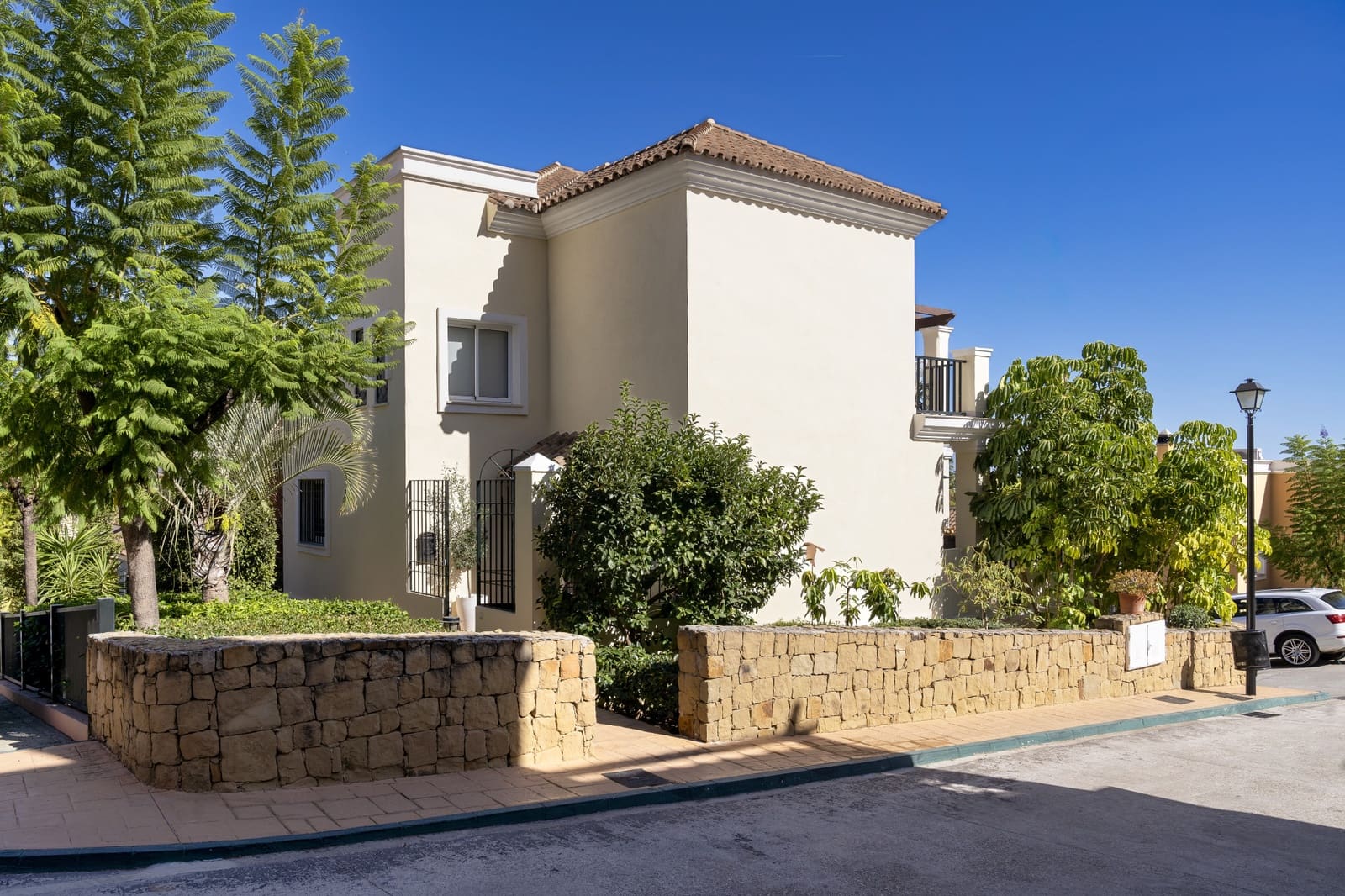 4 sypialnia Willa na sprzedaż w Marbella z basenem garażem - 898 000 € (Ref: 10066436)