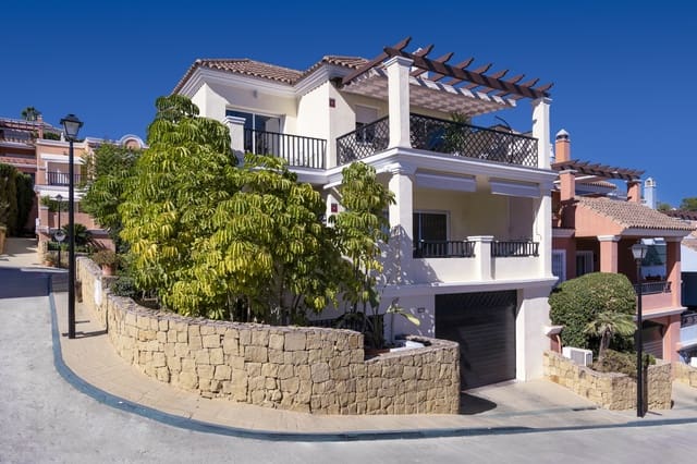 4 chambre Villa/Maison à vendre à Marbella avec piscine garage - 898 000 € (Ref: 10066436)
