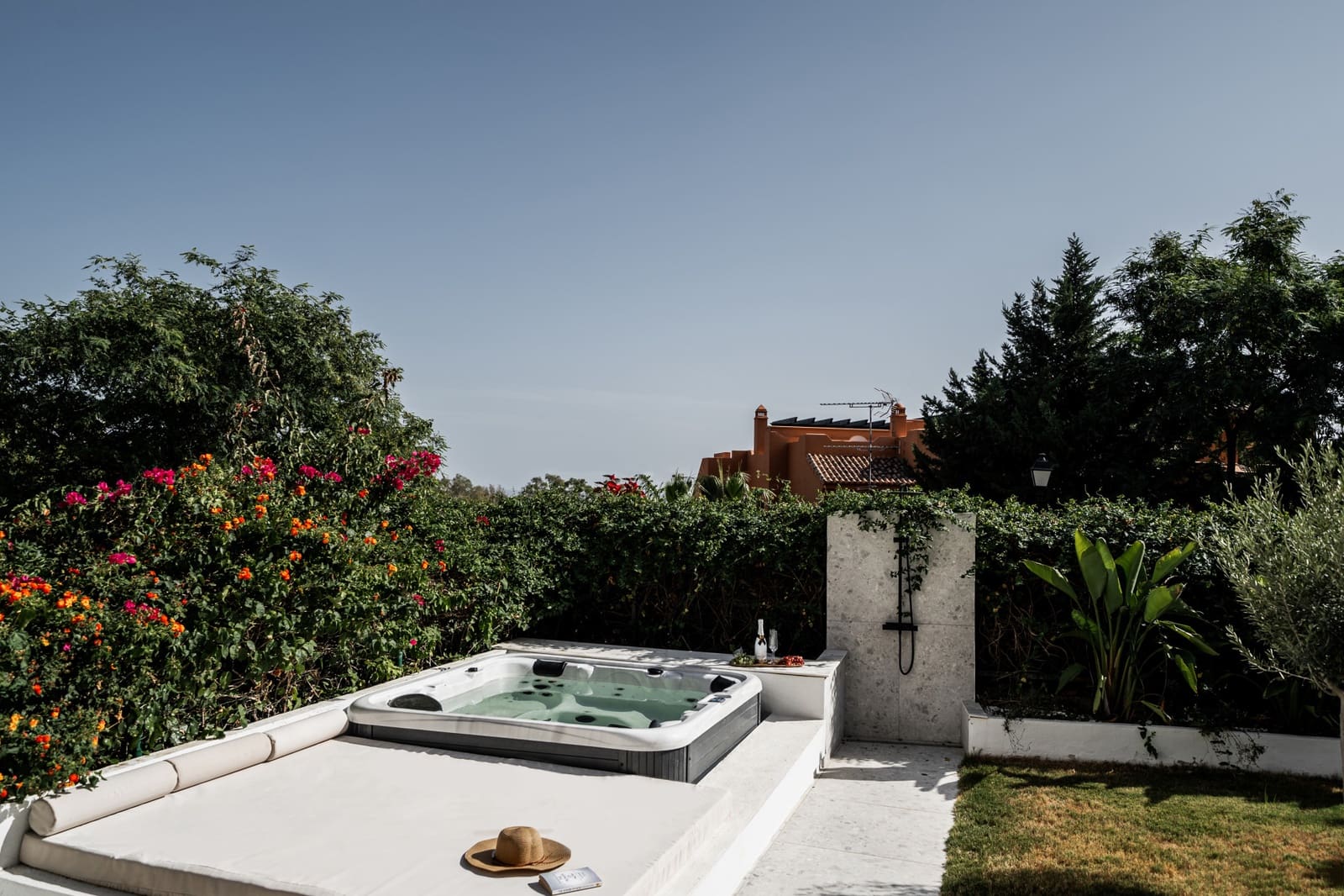 3 bedroom Apartment for sale in Marbella with pool garage - € 990,000 (Ref: 10066442)