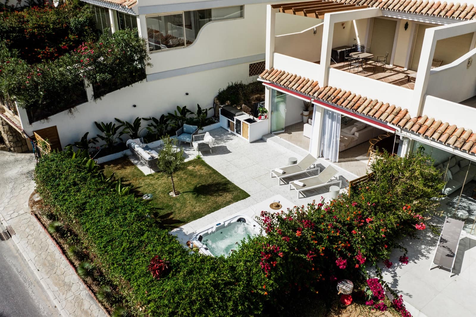3 bedroom Apartment for sale in Marbella with pool garage - € 990,000 (Ref: 10066442)
