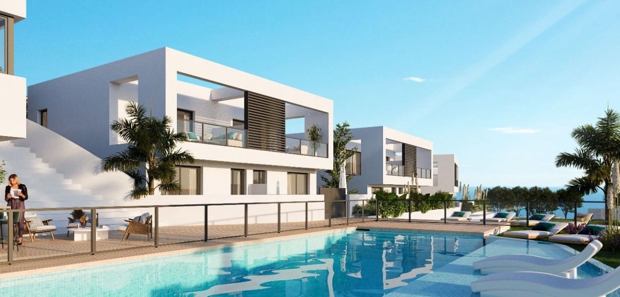 4 quarto Moradia para venda em Marbella com piscina garagem - 532 000 € (Ref: 10066443)