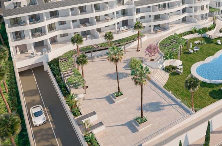 Apartamento de 2 habitaciones en Marbella en venta con piscina garaje - 318.000 € (Ref: 10066445)