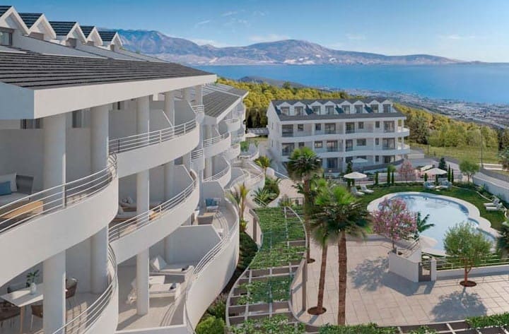 Apartamento de 2 habitaciones en Marbella en venta con piscina garaje - 318.000 € (Ref: 10066445)