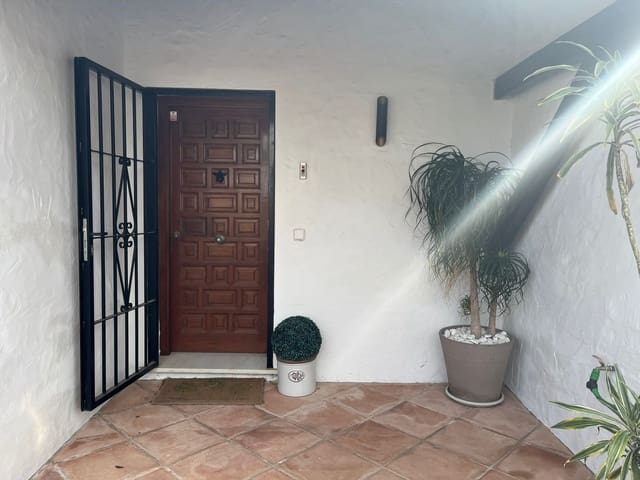 3 slaapkamer Villa te koop in Marbella met zwembad - € 549.000 (Ref: 10066448)