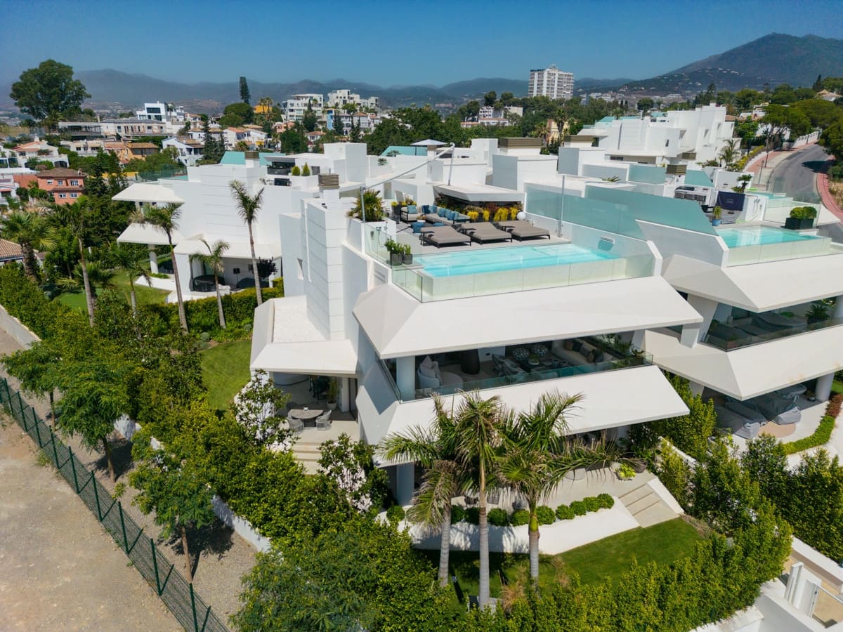 Chalet de 4 habitaciones en Marbella en venta con piscina garaje - 4.495.000 € (Ref: 10066449)