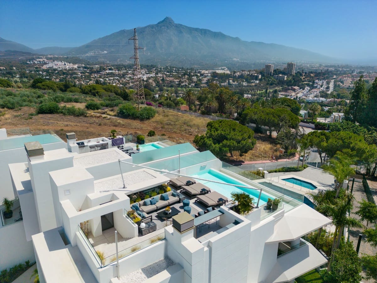 Chalet de 4 habitaciones en Marbella en venta con piscina garaje - 4.495.000 € (Ref: 10066449)